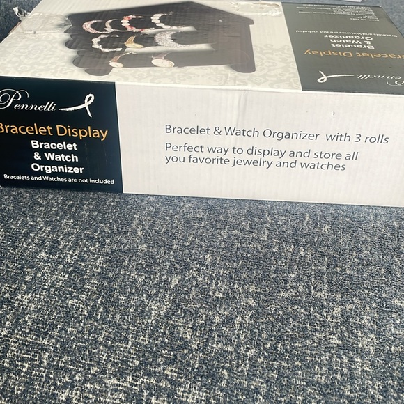 NWOT - Pennelli Bracelet and Watch Organizer. - Picture 3 of 4